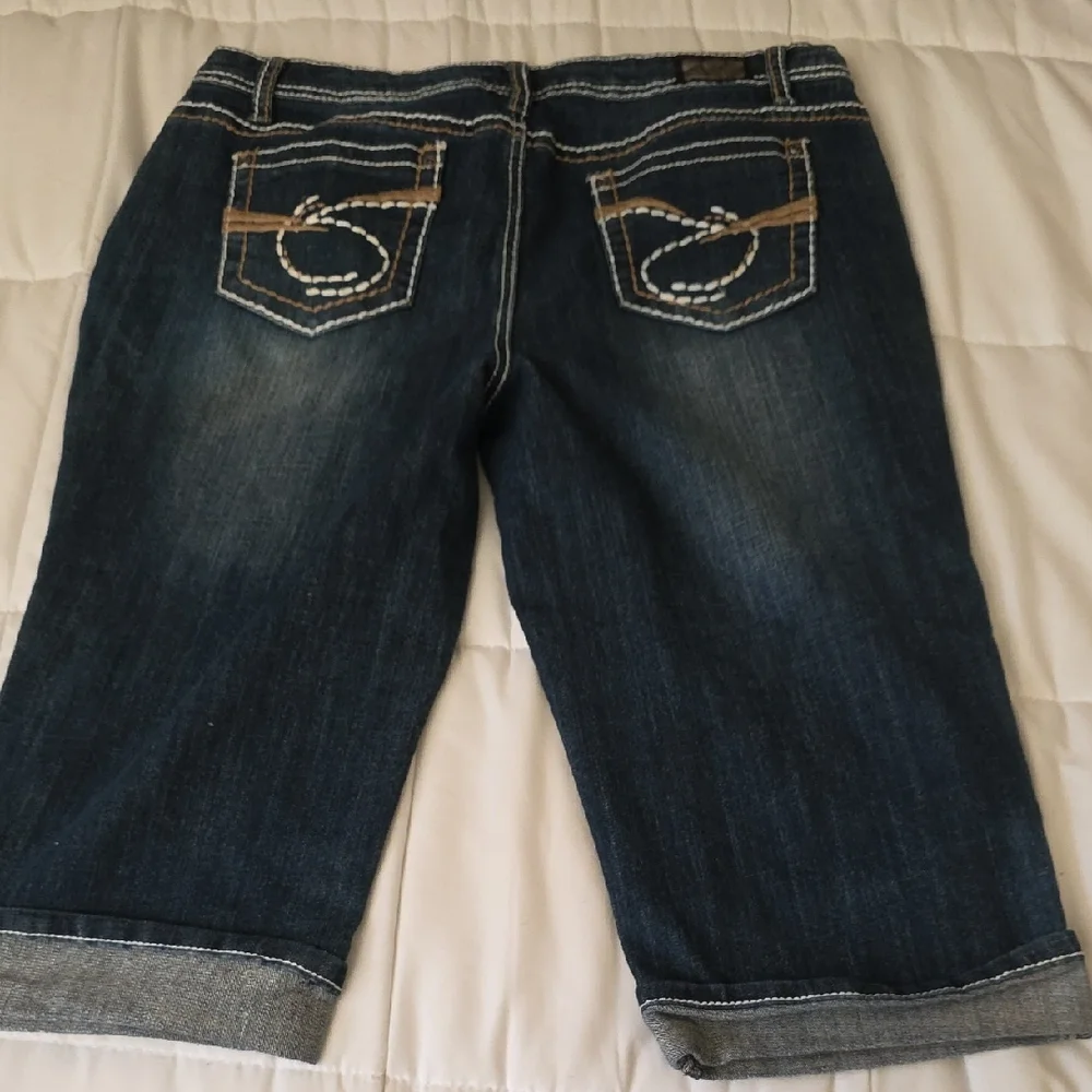 Earl Jeans Women's Navy Cropped Denim Capri Size 12